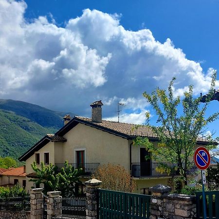 A Due Passi Dai Lupi Civitella Alfedena Exterior foto