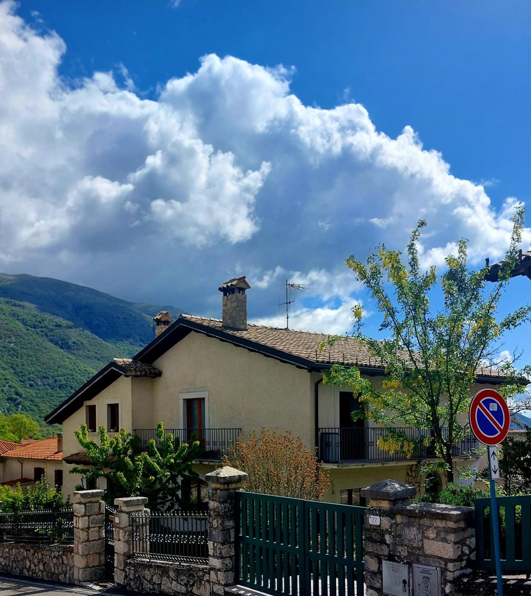 A Due Passi Dai Lupi Civitella Alfedena Exterior foto
